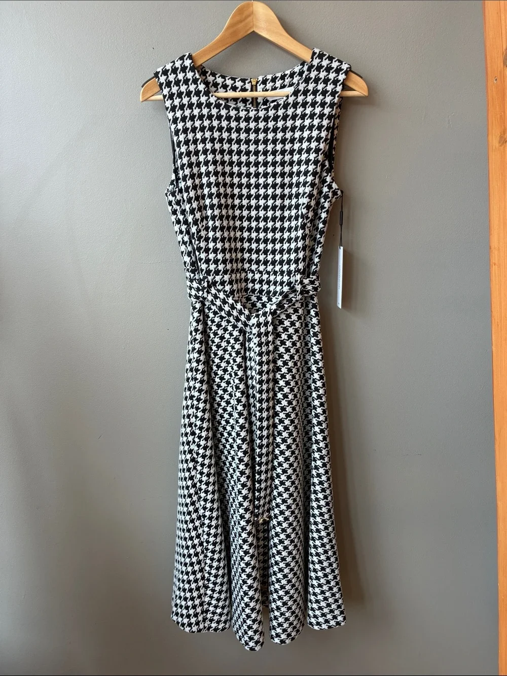 Calvin Klein Black & White Houndstooth Sleeveless Tie-Waist Midi Dress, 8 - Picture 2 of 9